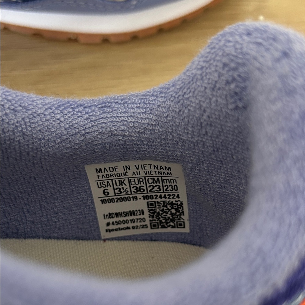Reebok Cream, Lavender & Blue Classic Runner - Picture 6 of 6